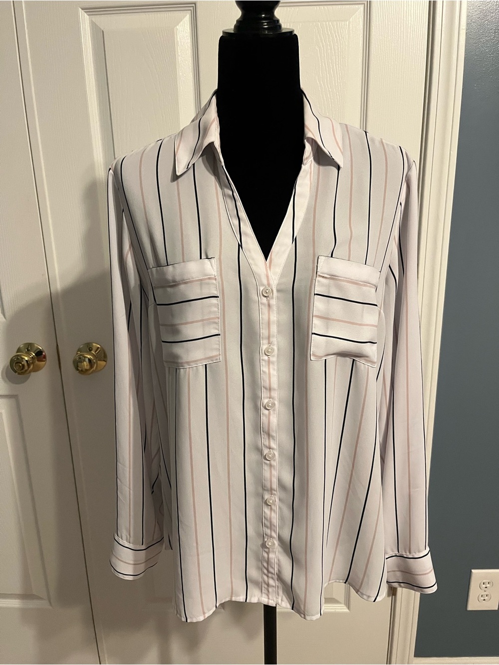 Express  Portofino Slim Fit Shirt White with Black & Soft beige Stripes sz large
